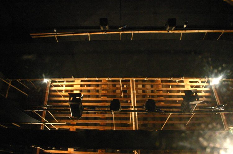 interno-teatro-anghiari-luci-scenografie-teatro-28