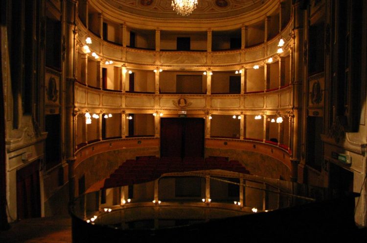 interno-teatro-anghiari-teatro-comunale-dei-ricomposti-13