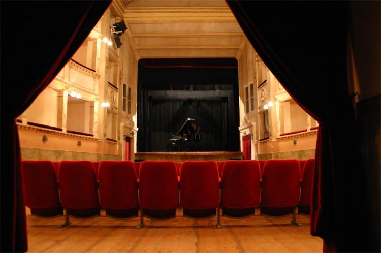 platea-teatro-comunale-dei-ricomposti-anghiari-arezzo
