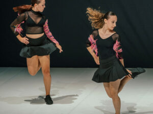 Anghiari Dance Hub GRAZIOSISSIMO di Laura Gazzani - Stagione Teatrale 2026 "SEDUT!" al Teatro di Anghiari