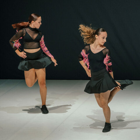 Anghiari Dance Hub GRAZIOSISSIMO di Laura Gazzani - Stagione Teatrale 2026 "SEDUT!" al Teatro di Anghiari
